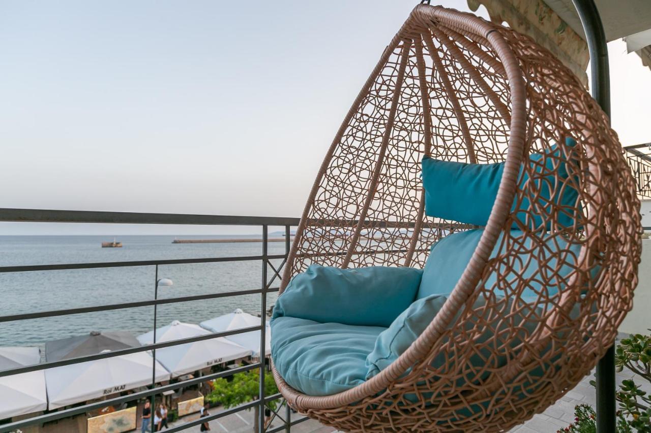 Seafront Kalamata Haven - Blue Luxury Suite Bagian luar foto