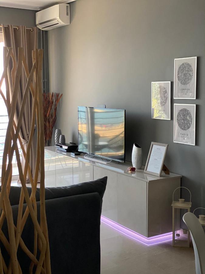 Seafront Kalamata Haven - Blue Luxury Suite Bagian luar foto