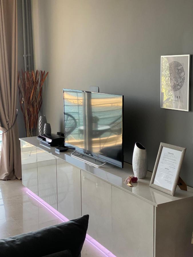 Seafront Kalamata Haven - Blue Luxury Suite Bagian luar foto