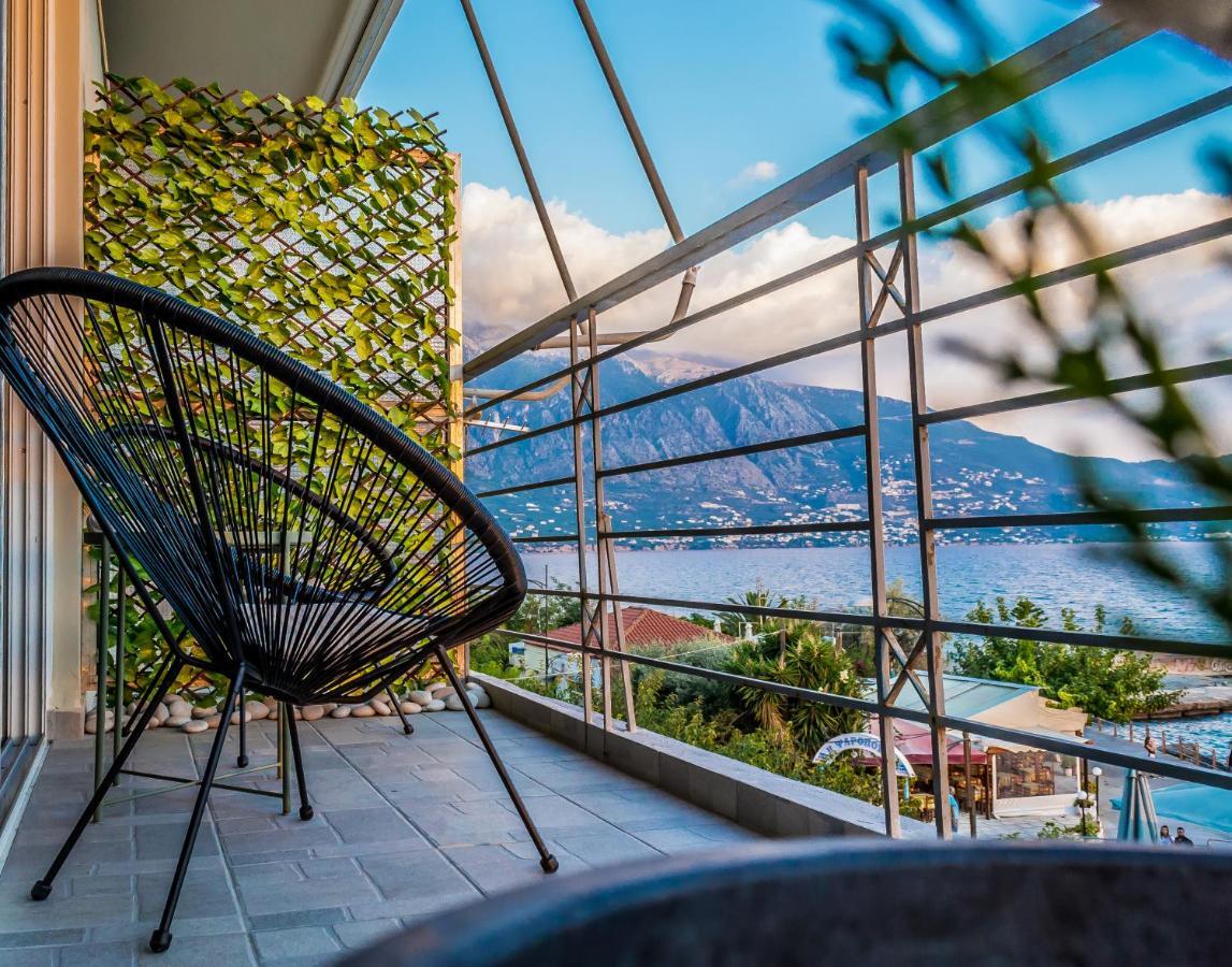 Seafront Kalamata Haven - Blue Luxury Suite Bagian luar foto